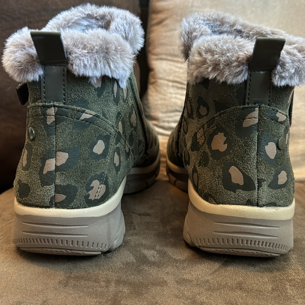 Sketcher Booties - Picture 8 of 9